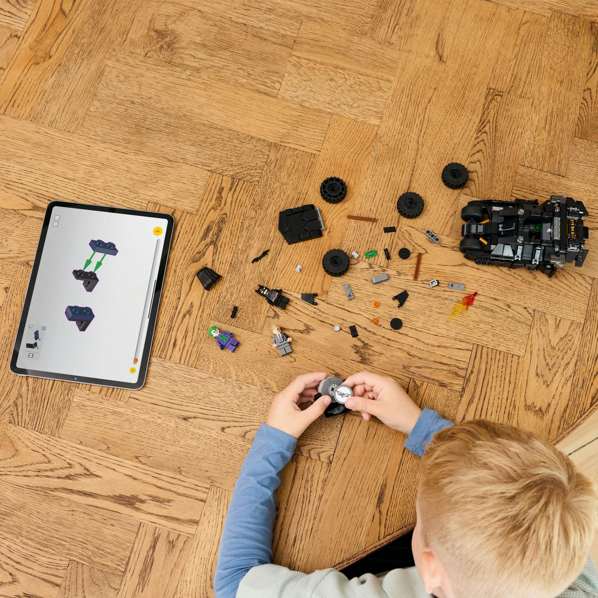 LEGO 76303 DC Super Heroes Batman Tumbler vs. Two Face & The Joker