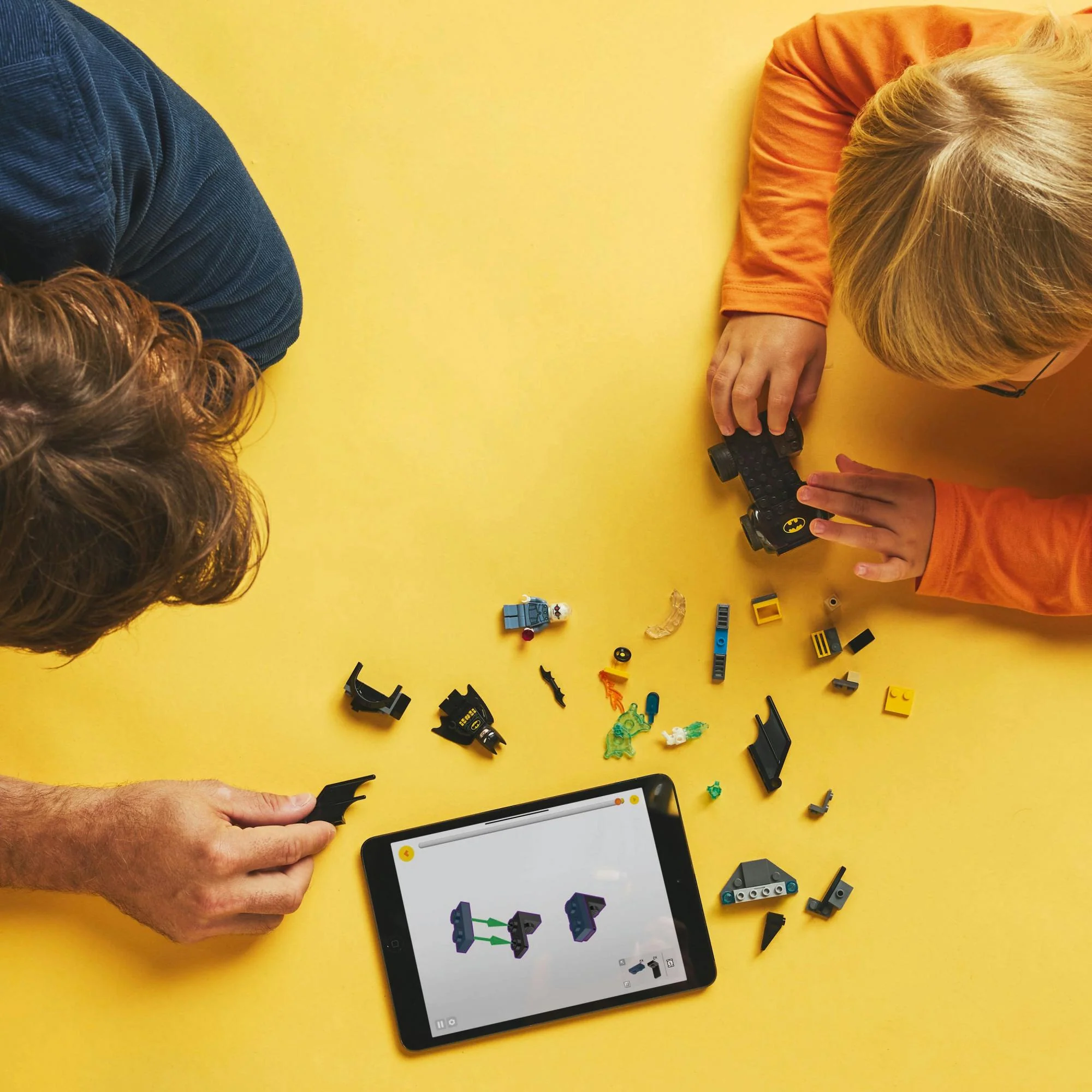 LEGO 76301 DC Super Heroes Batman & Batmobile vs. Mr. Freeze