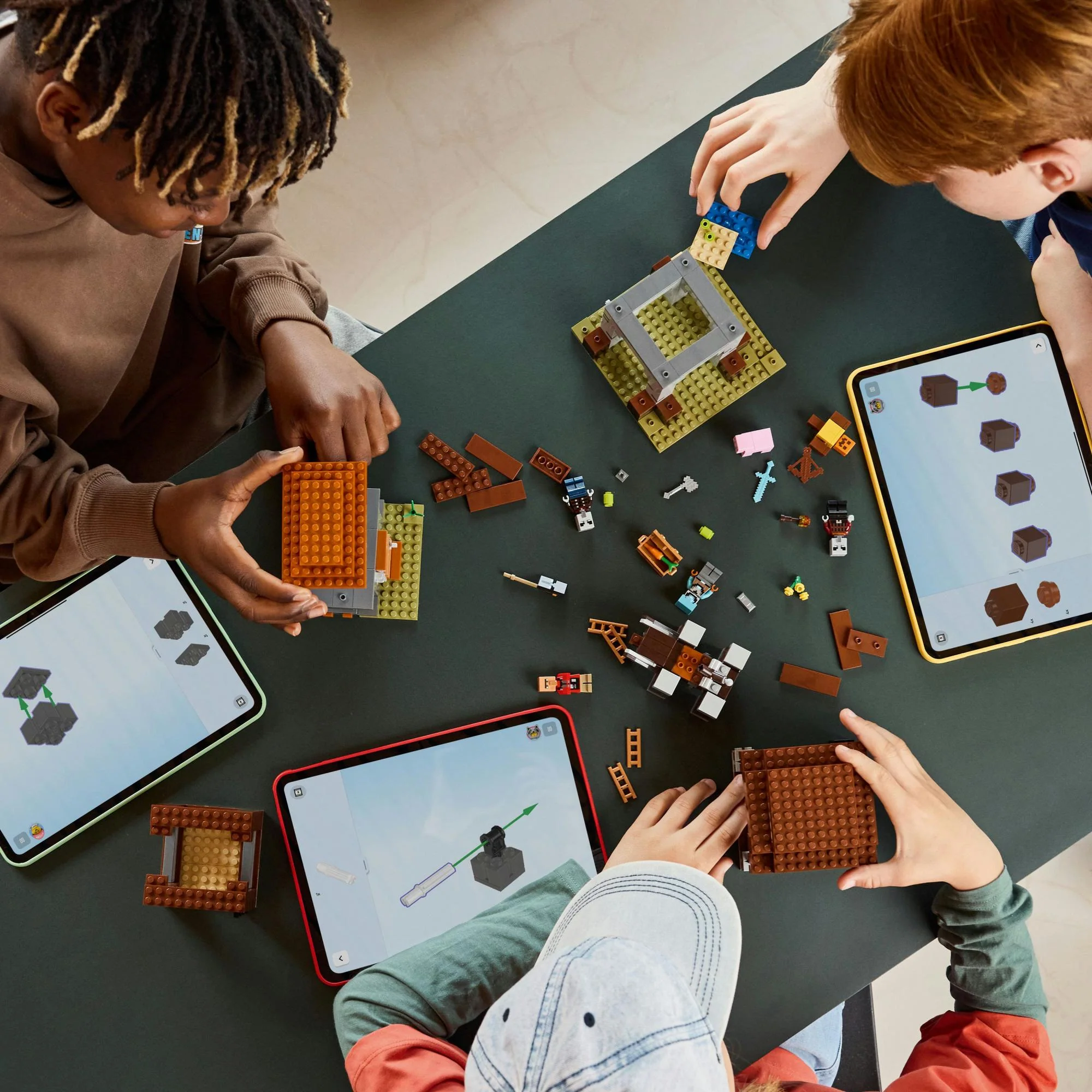 LEGO - Minecraft - The Pillager Outpost and Ravager (21278)