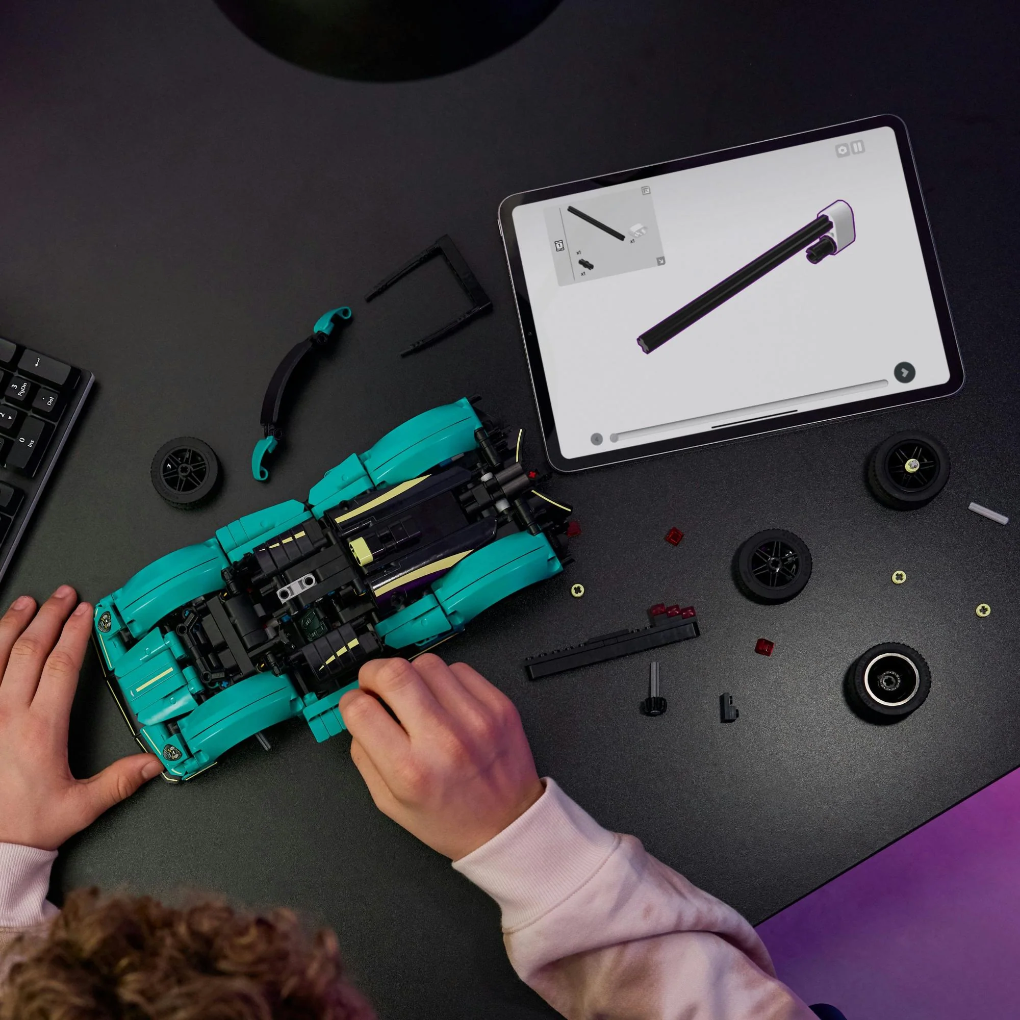 LEGO 42208 Technic Aston Martin Valkyrie. construction toy