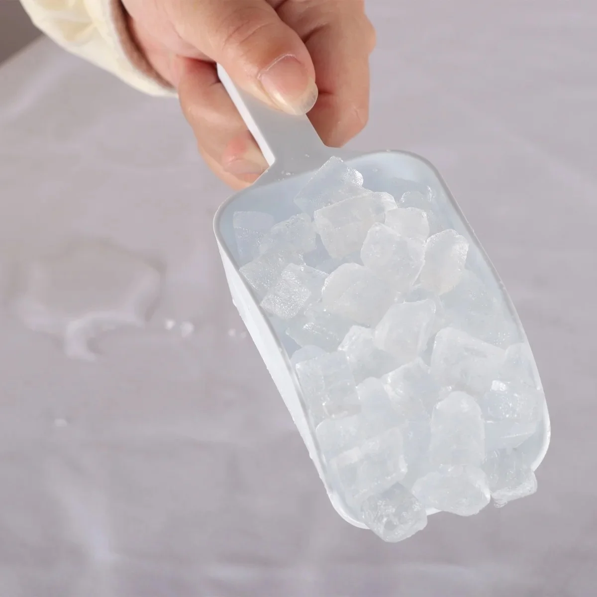 Frigidaire Gallery Nugget Ice Maker, 44 Pounds (Black)