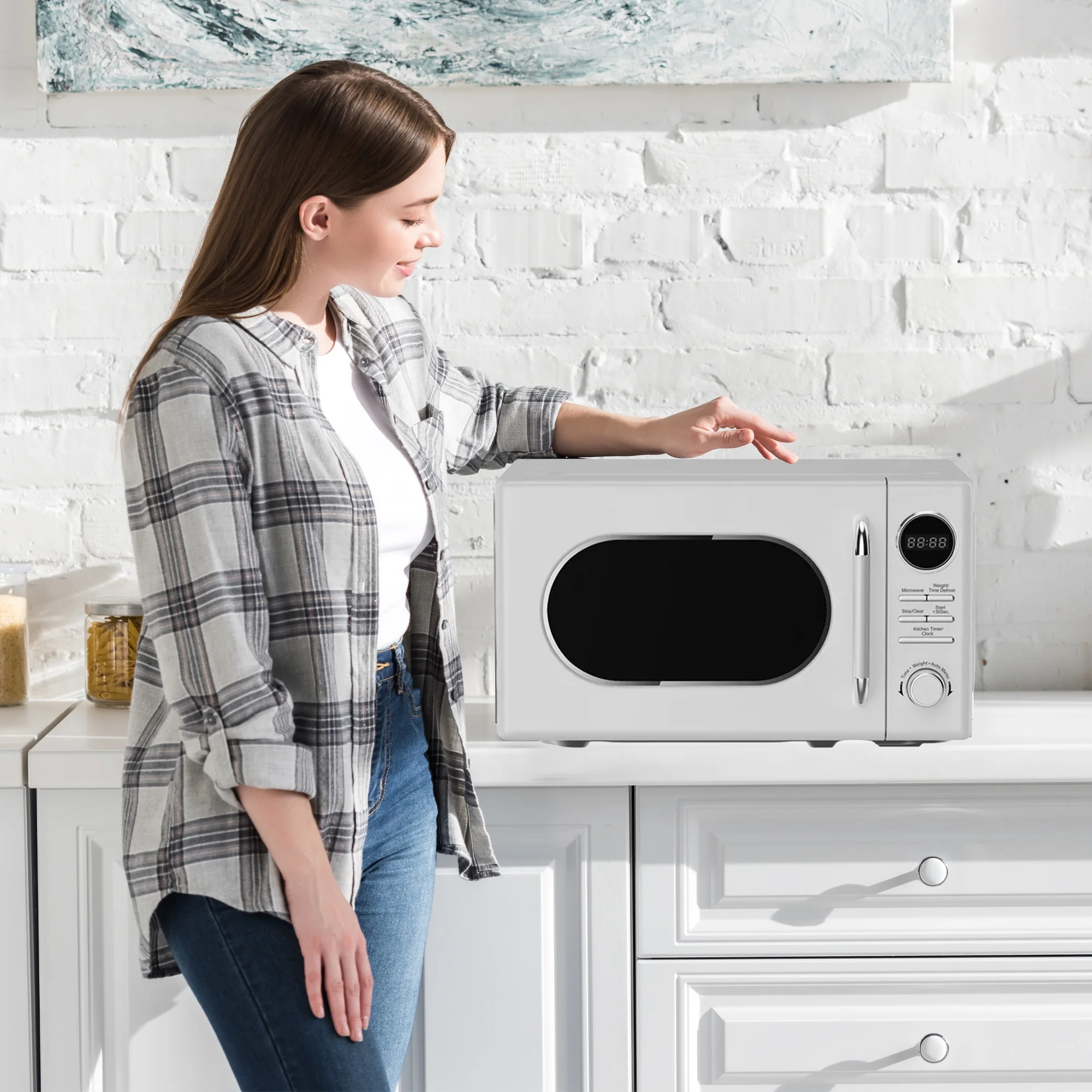 Open Box Magic Chef 0.7 Cubic Feet 700 Watt Retro Countertop Microwave, White