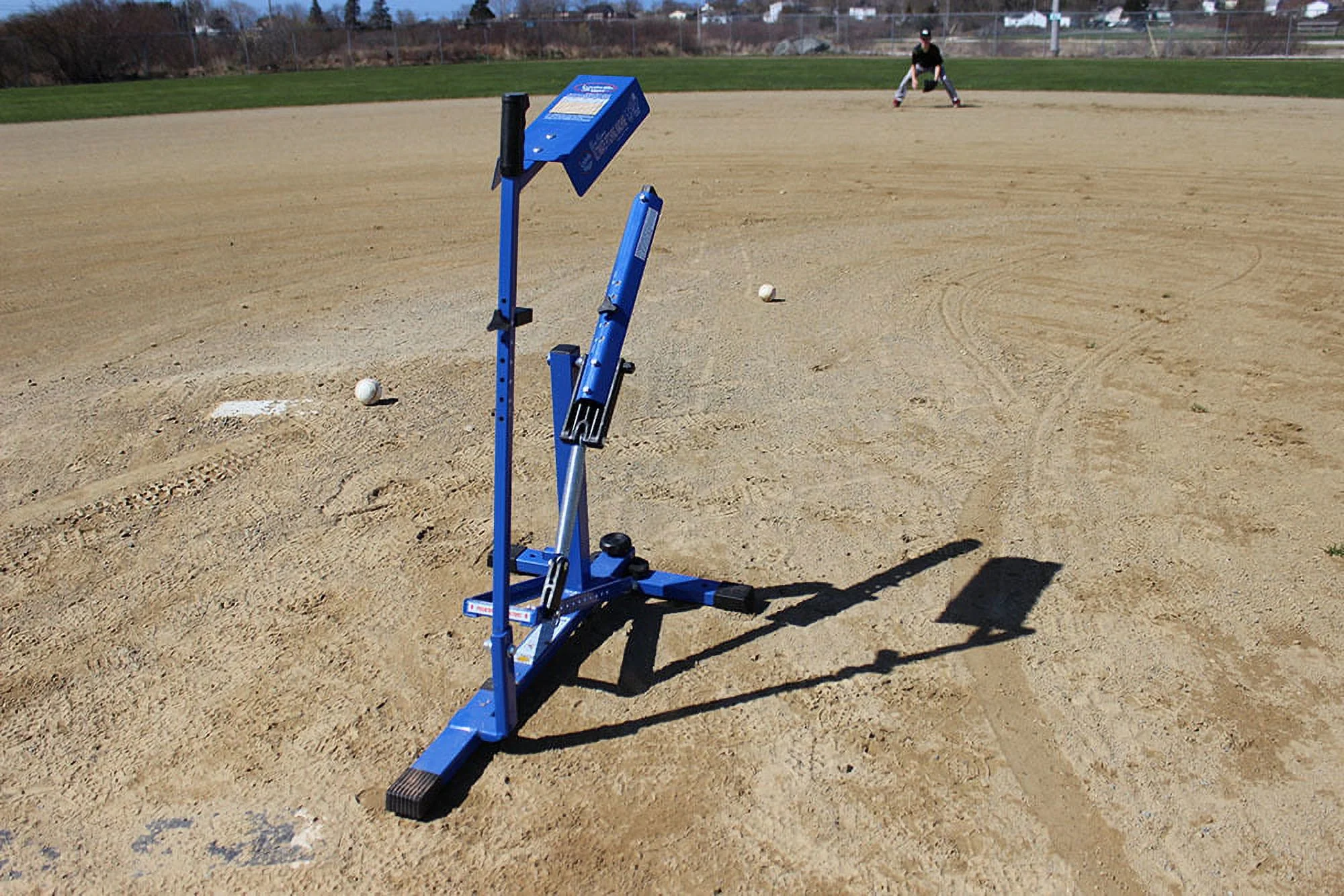 Louisville Slugger Blue Flame Pitching Machine – Manual Baseball & Softball Trainer, Throws Up to 60 MPH, Youth & Adult Practice Tool