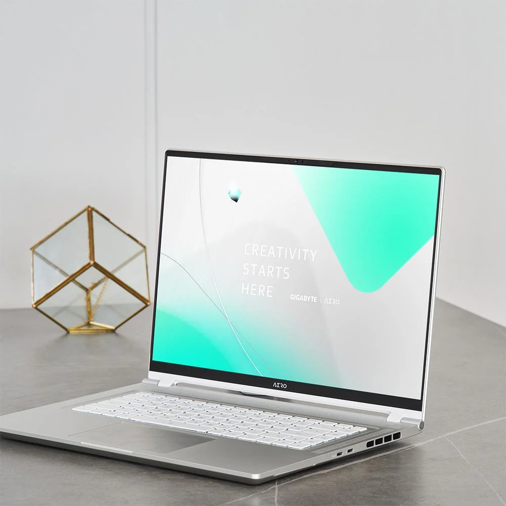 GIGABYTE AERO 16 OLED BSF-73DE994SO. 40.64 cm (16 Zoll). i7-13700H. RTX 4070 Gaming Notebook