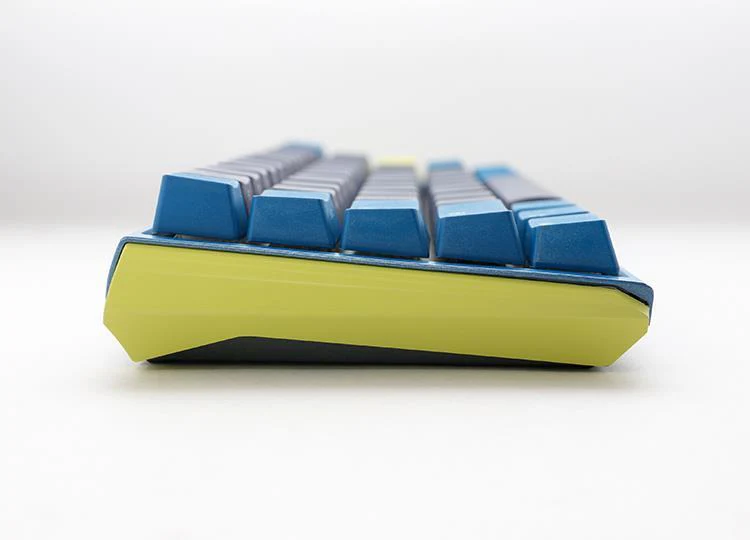 Ducky– One 3 Daybreak Nordic Layout Mini 60 % Kirschbraun