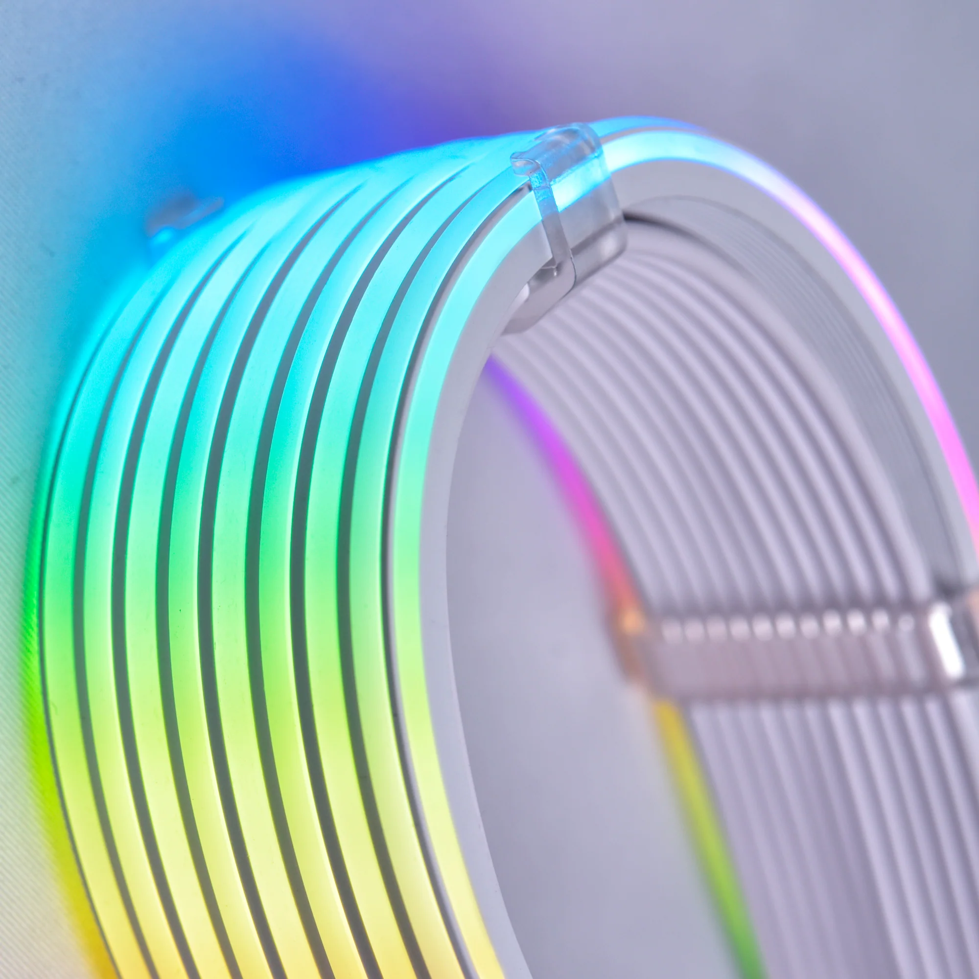 Lian Li Strimer plus V2 168-8 – 12+4-polig auf 3x 8-polig. 8 Lichtleiter. 16 AWG