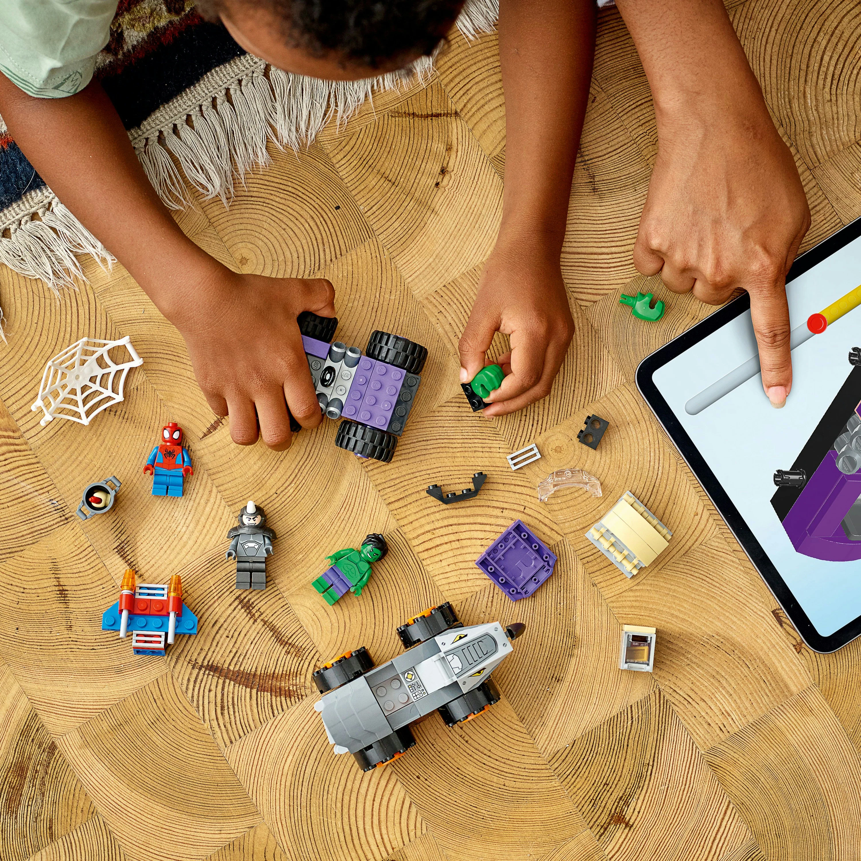 LEGO 4+ Hulks og Rhino's Truck Duel - 10782