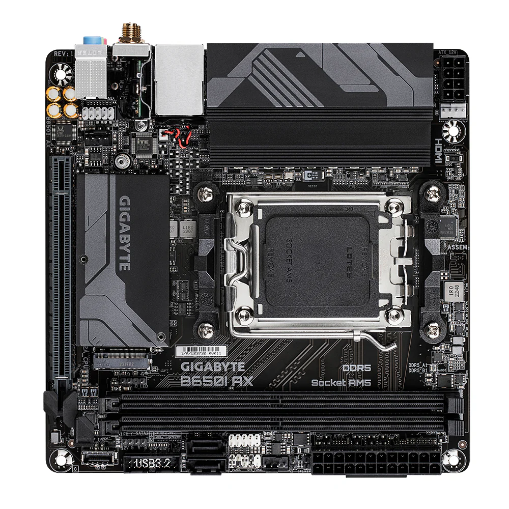 GIGABYTE B650I AX - Socket AM5 - motherboard