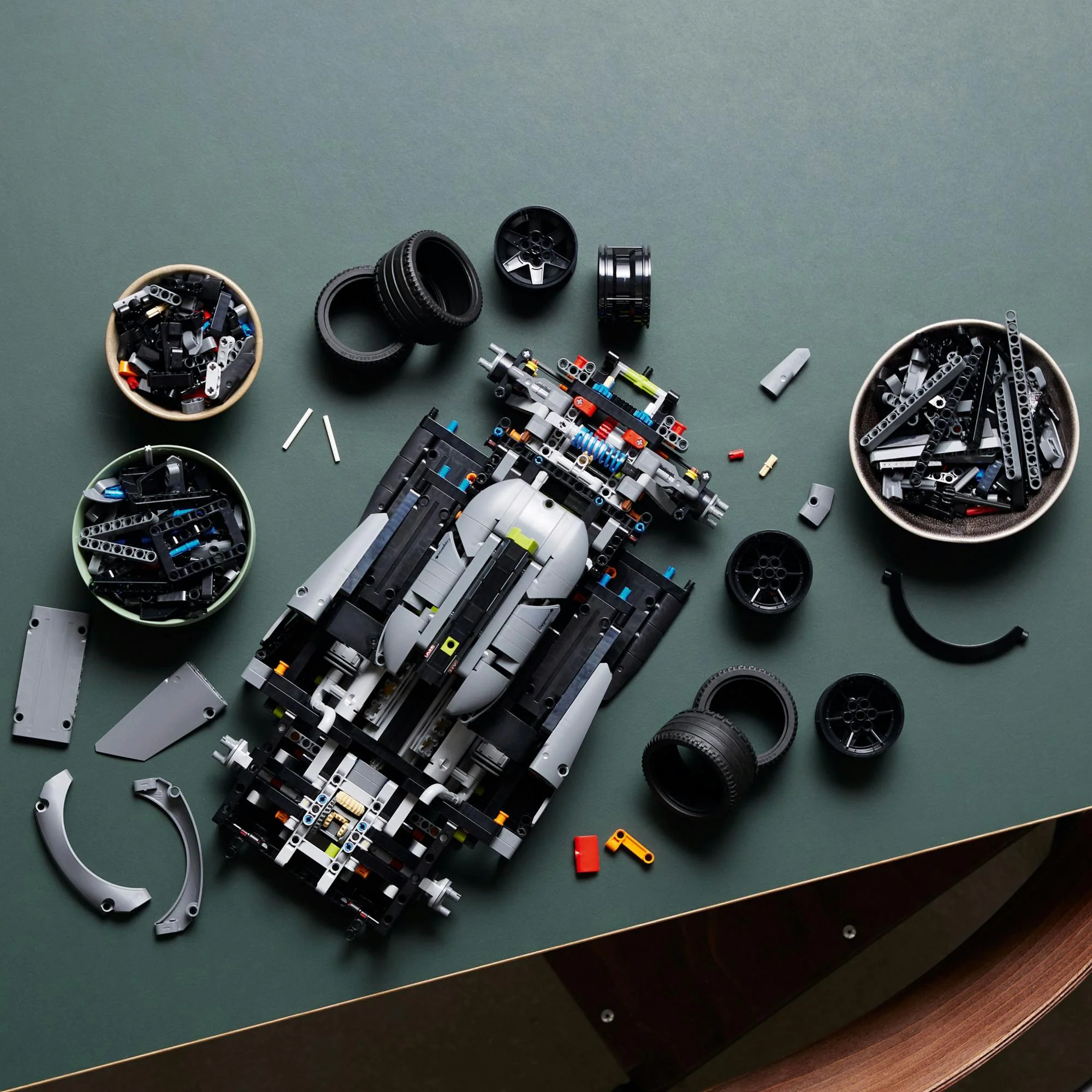 LEGO Technic – PEUGEOT 9X8 24H Le Mans Hybrid Hypercar