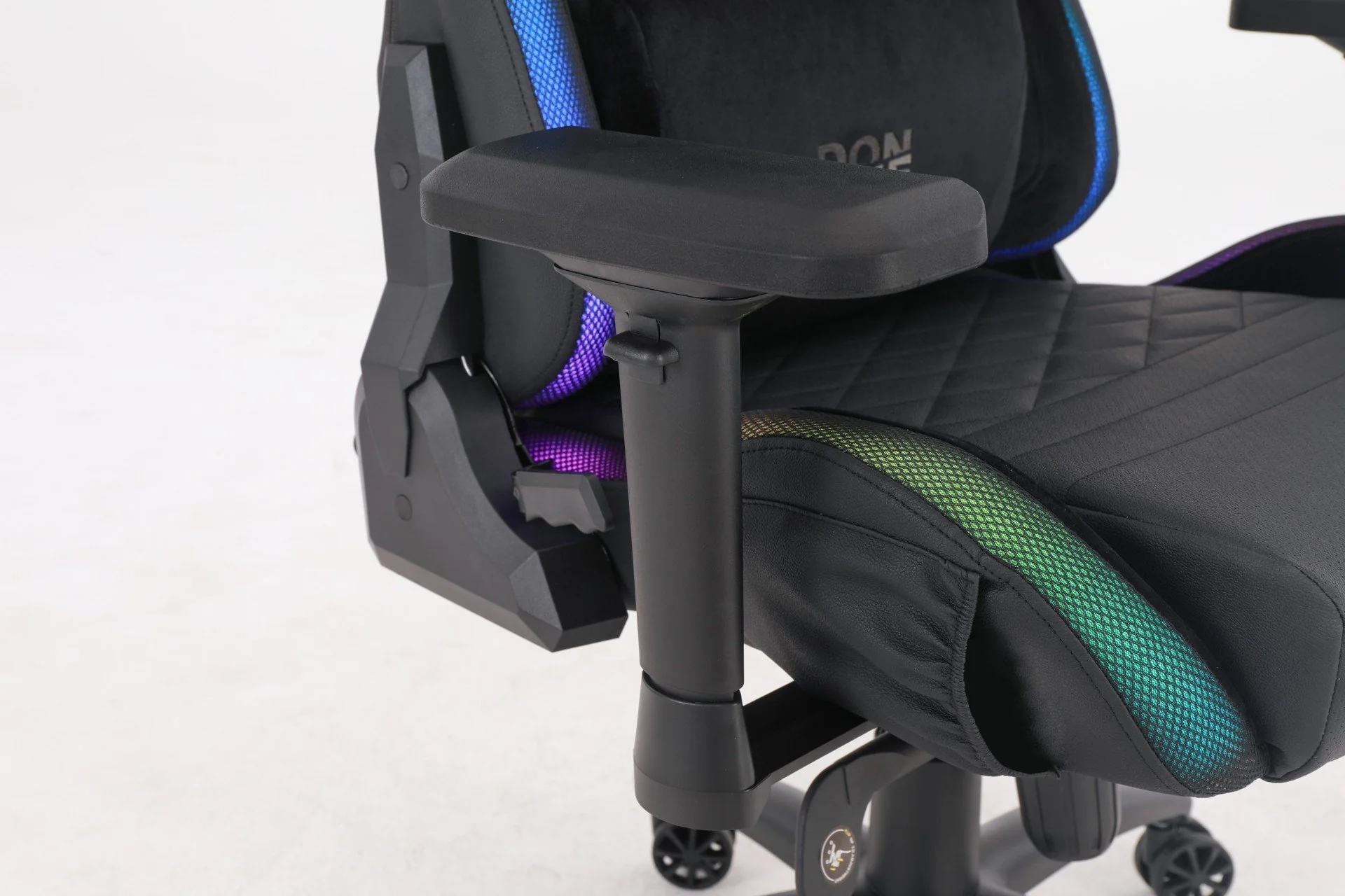 DON ONE – Valentino SUPERLEGGERA – RGB-Gamer-Stuhl mit Licht