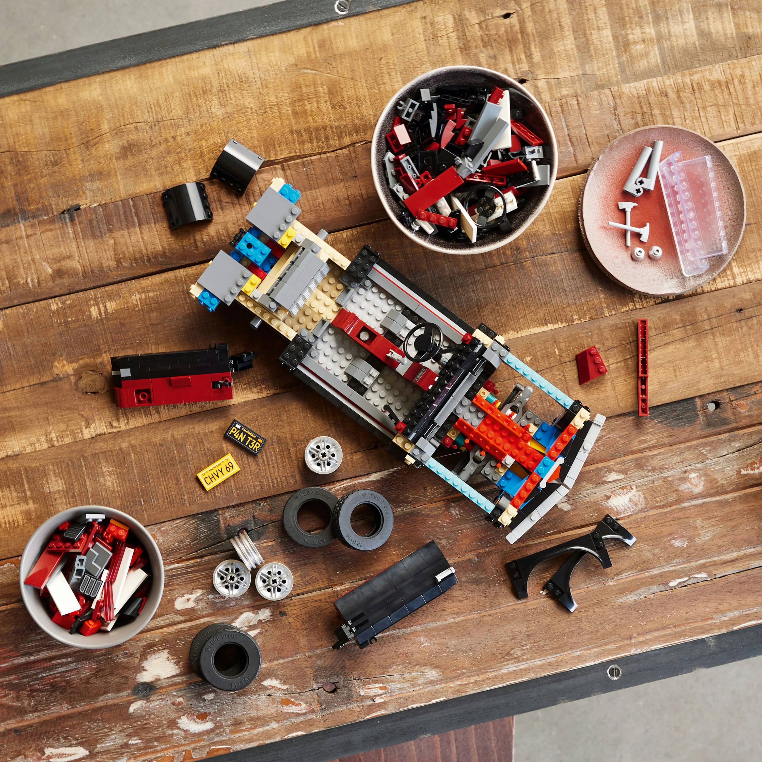 LEGO Icons - Chevrolet Camaro Z28 (10304).