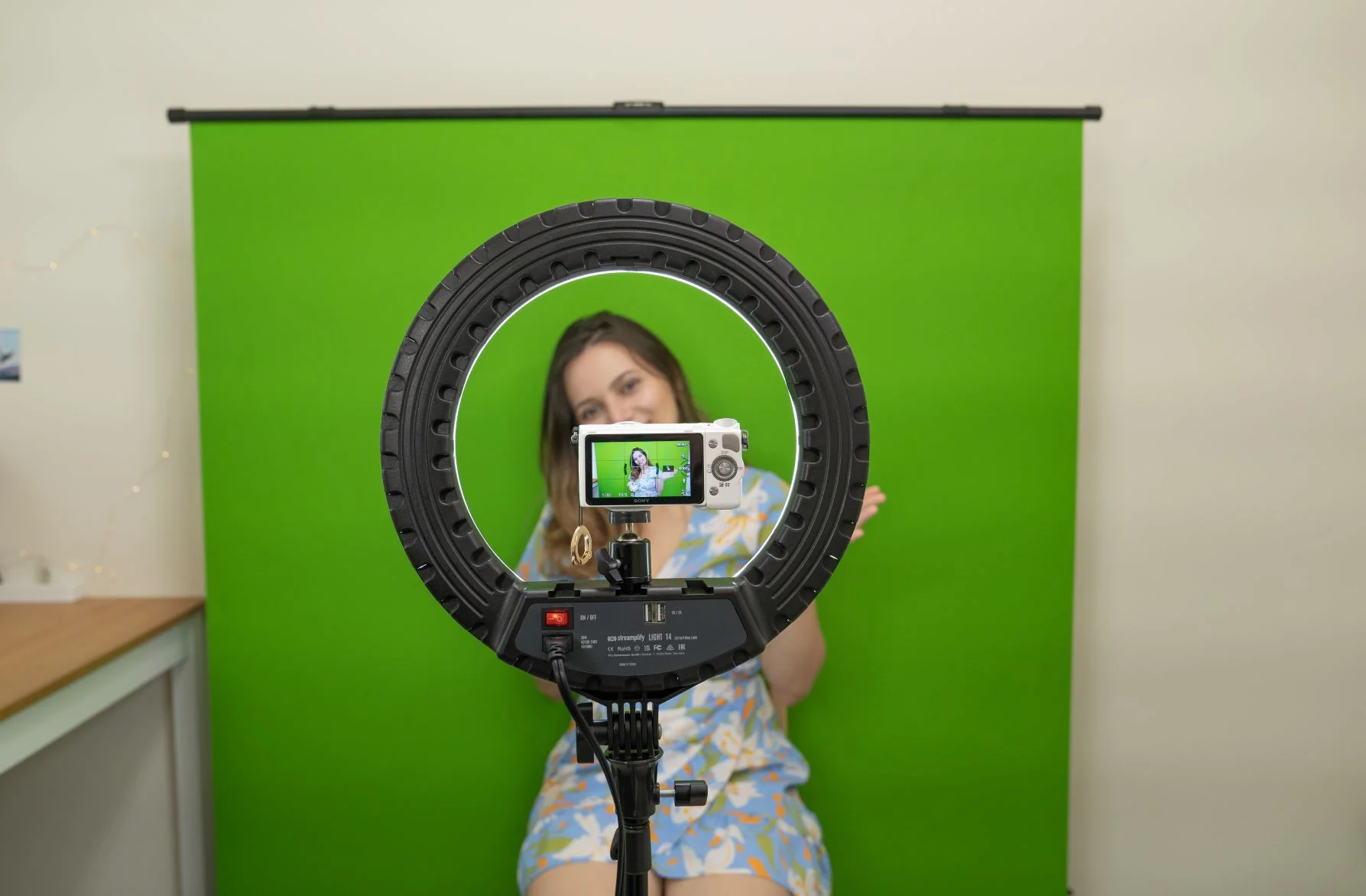 Streamplify SCREEN LIFT Grüner Bildschirm. 200 x 150 cm